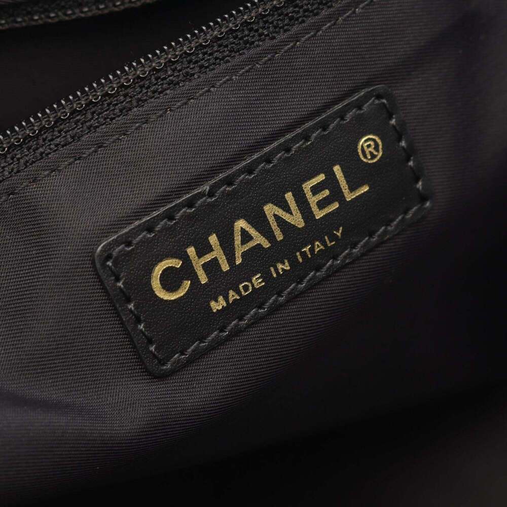 CHANEL Black Leather Tote Bag - Picture 4 of 9